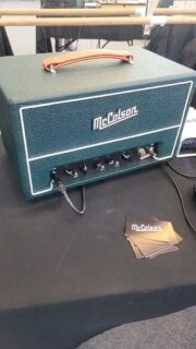 Test it !
#mccolsoncustom #tubeamp #electronics #guitar #music #festivalguitareputeaux #lachaineguitare #blueod #damfuzz #owlclean #goldenbooster