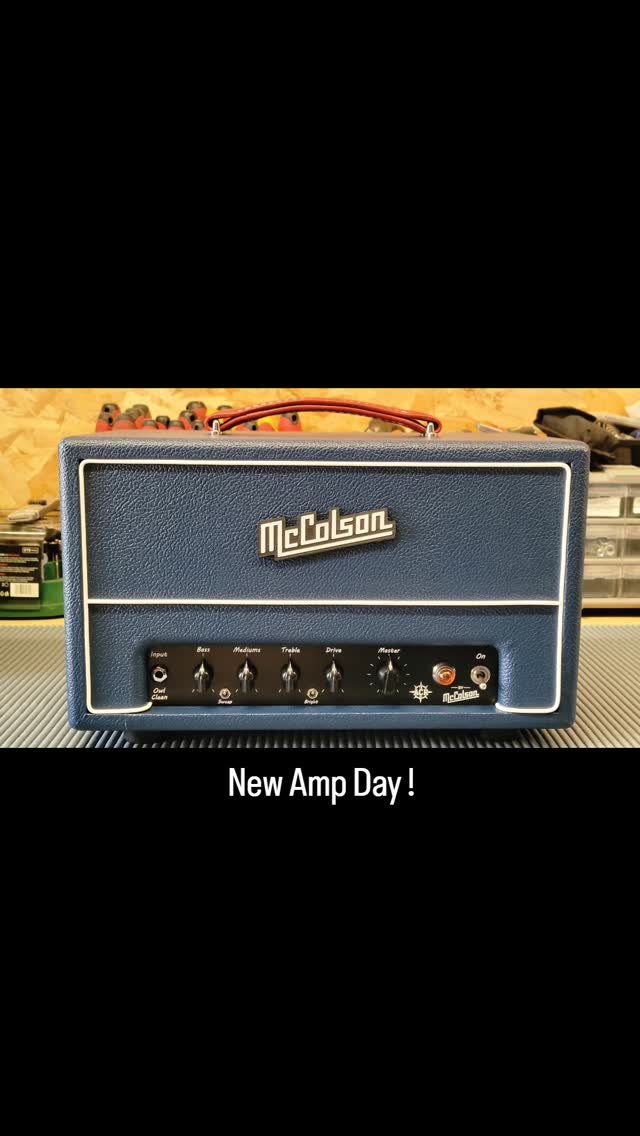 🎉 Un nouvel ampli sort de l'atelier...
Le Owl Clean est un véritable couteau suisse, 10w, parfaite plate-forme à pédales, boucle d'effet, atténuateur 10w/1w, sortie ligne. Et customisation offerte : tolex, façades, boutons... De quoi avoir un bel ampli personnalisé, parfait pour la maison, le studio !
#mccolsoncustom #tubeamp #electronics #guitar #music