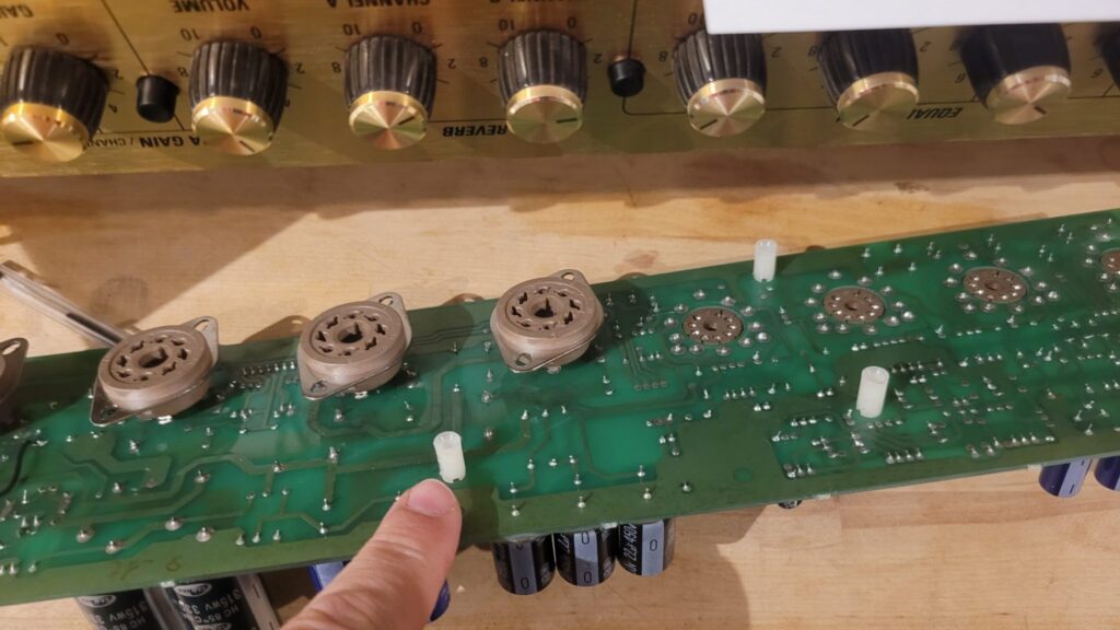 Entretoises plastique PCB JCM2000